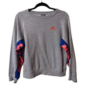 Nike SB – Kids Heather Gray Pullover Sweatshirt, Size Women’s M / Boys Large